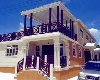(Panthera Terra 4) Very comfy and stylish ground floor apartment - Holetown - Building