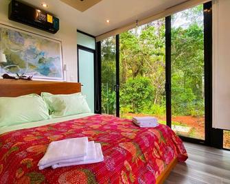 Casita Jungle Nest, 5 minutes drive to Playa Linda, 15 to Dominical, Wifi Starlink - Matapalo - Habitación