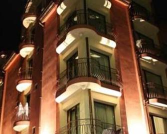 Hotel Sofia - Pomorie - Edificio