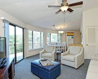 Treehouse Bungalow - Community Poolhot Tub #12 - Lakeway - Huiskamer