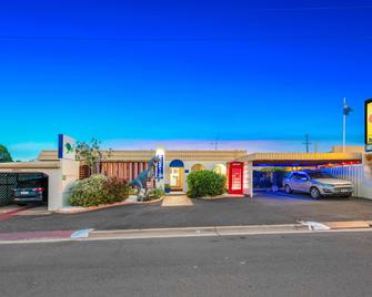 Bundaberg Coral Villa Motor Inn - Bundaberg - Rakennus