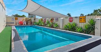 Bundaberg Coral Villa Motor Inn - Bundaberg - Pool