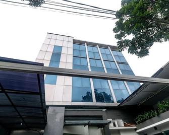 RedDoorz near Kebon Jeruk Jakarta - Yakarta - Edificio