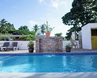 Lesville Tobago - Crown Point - Pool