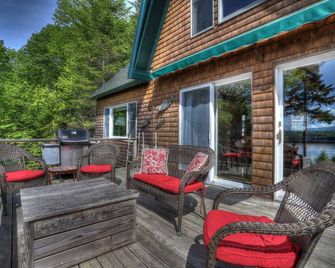 Beach Front Retreat by Morton & Furbish - Oquossoc - Patio