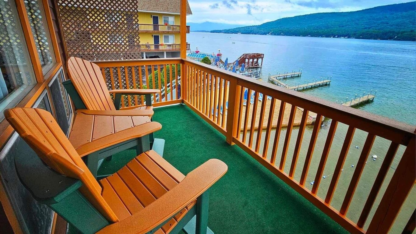Lake Crest Inn