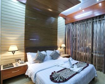 Fars Hotel & Resorts - Bar-Buffet-Pool-Spa - Dhaka - Soverom