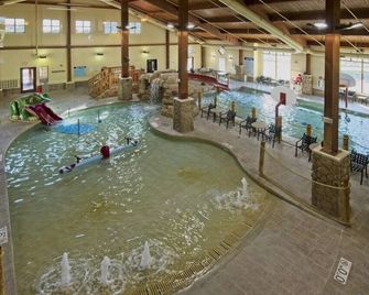 Christmas Mountain Village - 2 Bedroom Cabin - Wisconsin Dells - Pool