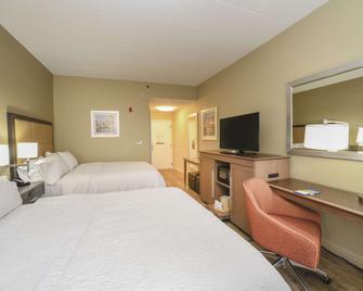 Hampton Inn Cincinnati-Eastgate - Cincinnati - Bedroom
