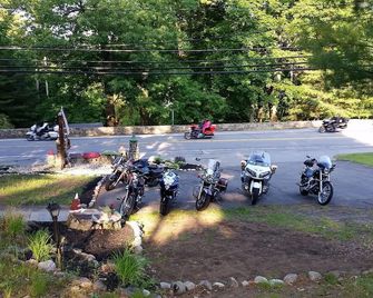 Rock Castle Resort - Lake George