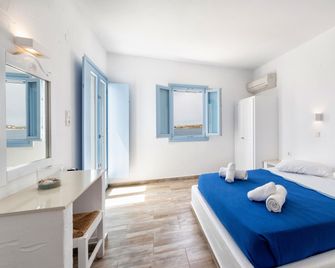 Stratos Apartments & Studios - Parikia