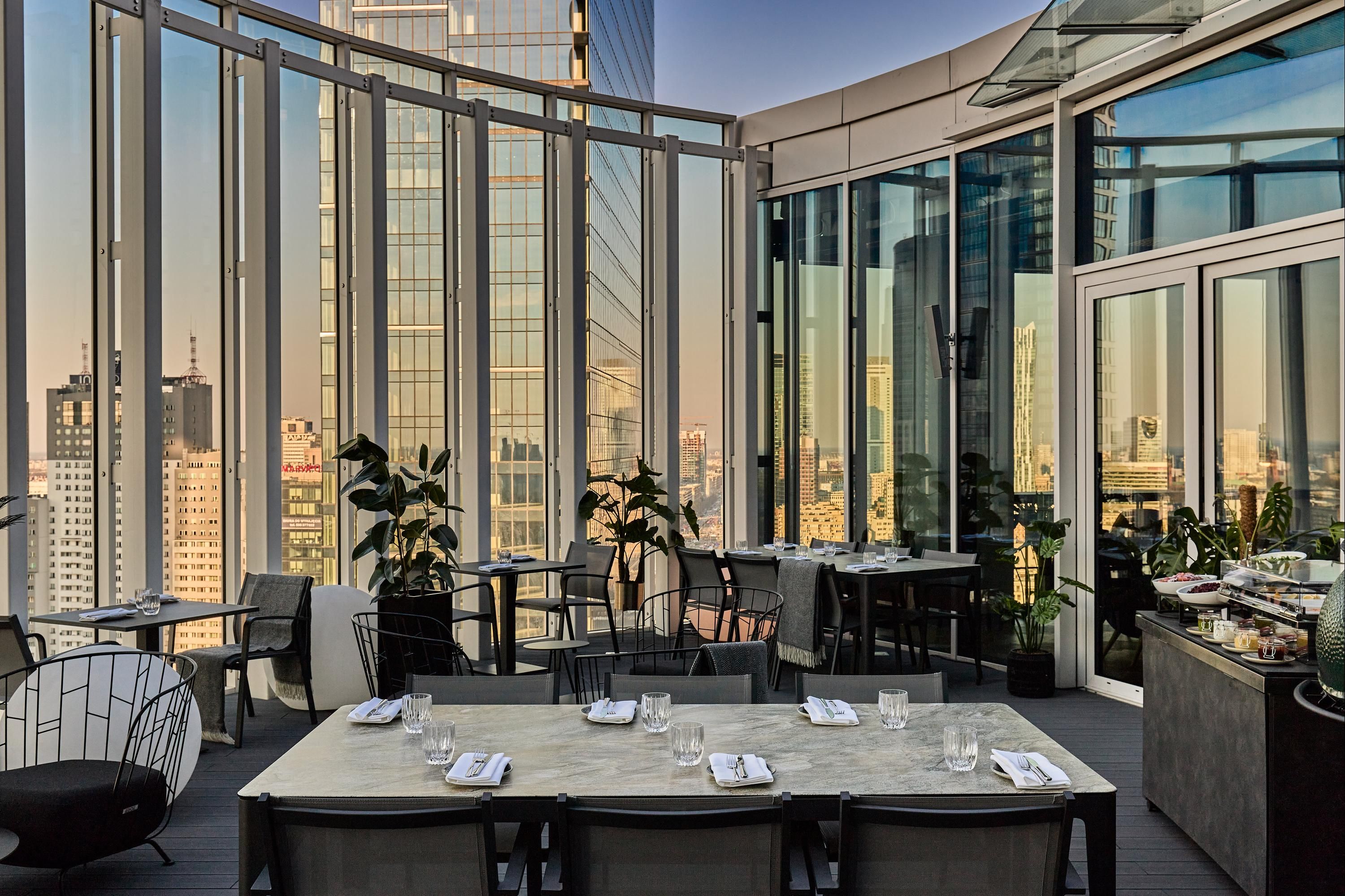 Bar view of Crowne Plaza Warsaw - The Hub