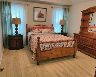 Stones River Retreat -Smyrna, TN Minutes From Nashville and Murfreesboro - Smyrna - Bedroom