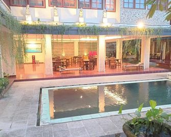 Catur Adi Putra - Denpasar - Pool