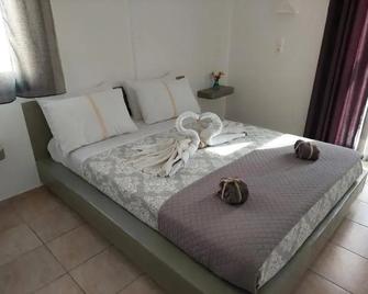 Marousi Rooms - Perissa