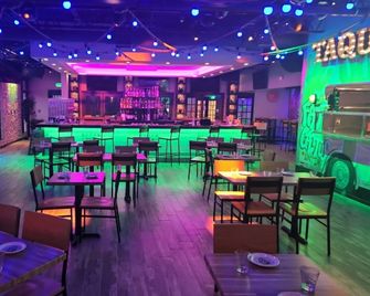 Holiday Inn & Suites Parsippany Fairfield By IHG - Parsippany - Restaurante