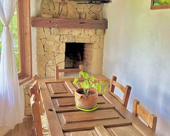 Cabañas San Lazaro By Gestores - Huasca de Ocampo - Ruang makan