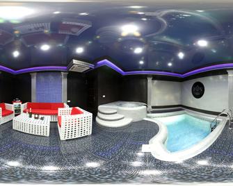 Hotel Roma & Tours - Yerevan - Bể bơi