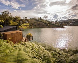 La Pausa Hotelbistro - El Peñol - Außenansicht