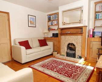 Lighthouse View Cottage - Southwold - Living room