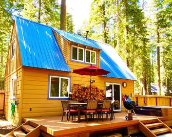 Lake Tahoe W.Shore Cabin, Tahoe Pines\/Homewood, Sleeps 4-6, Hottub, Wifi, Cable - Homewood - Patio