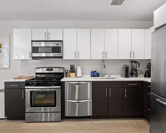 Clinton Grove By Rove Travel 2br Modern Apt - Brooklyn - Kitchen