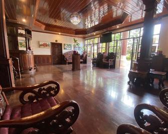 Vangsavath Hotel - Luang Prabang - Recepción