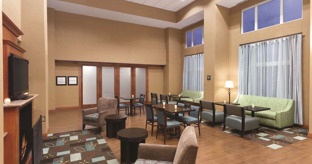 Hampton Inn & Suites Greenfield à partir de 145 €. Hôtels à Greenfield