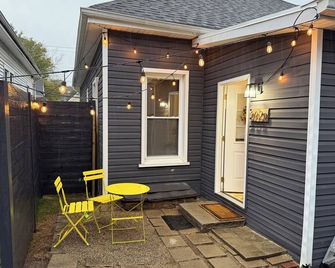 Chic luxury studio, Downtown Danville, Pets OK, Centre College & Bourbon Trail - Danville - Terasa