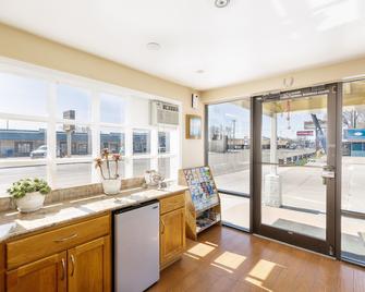 Stay Express Inn Elko - אלקו - דלפק קבלה