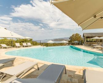 Corsica Paradise - Calcatoggio - Zwembad