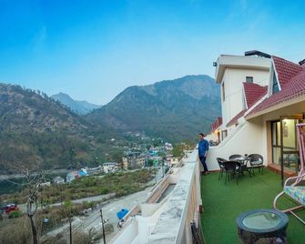 Dynasty Resort - Nainital - Balcon