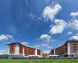 Radisson Blu Resort, Bukovel - Bukovel - Building
