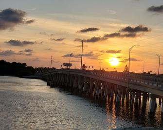 Breathtaking Waterview Condo - Gulfport - Outdoors view