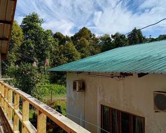 Kinabalu Poring Vacation Lodge - Kundasang - Balcony
