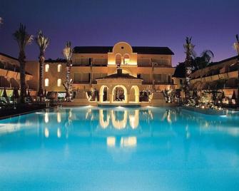 نابا بلازا هوتل - للبالغين فقط - آيا نابا - حوض السباحة