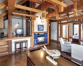 Black Rock Landing - Ucluelet - Living room