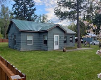 Cozy house near Glacier Park - Coram - Edificio