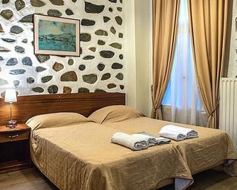 بورتو ليسفوس - مايتيلين - غرفة نوم