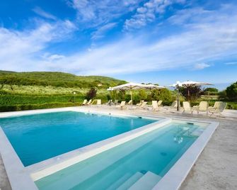 Relais Paradiso Resort & Spa - Marcellano - Piscina