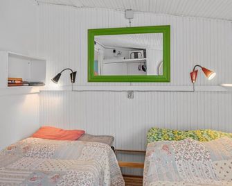 2 Bedroom Cozy Home In Faxe - Faxe - Camera da letto