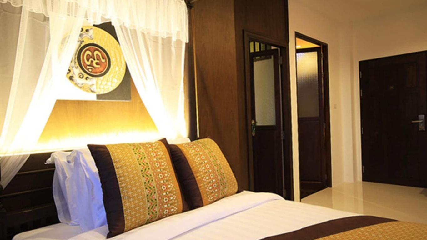 Dee Andaman Hotel