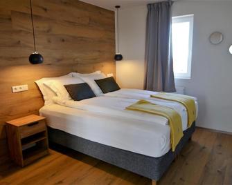 Stracta Apartments - Kirkjubaejarklaustur - Bedroom