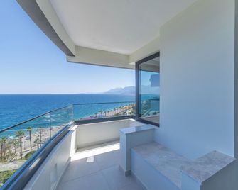 The Corner Park Hotel - Antalya - Balcony