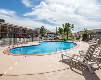 Econo Lodge Salina Scenic Route 89 & I-70 - Salina - Pool