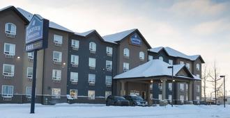 Lakeview Inns & Suites - Fort Nelson - Fort Nelson - Building