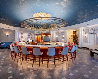 Hotel Roanoke & Conference Center,Curio Collection by Hilton - Roanoke - Bar
