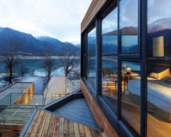 Shanzeju Holiday Hotel (Linzhi Airport) - Ньїнгчі - Балкон