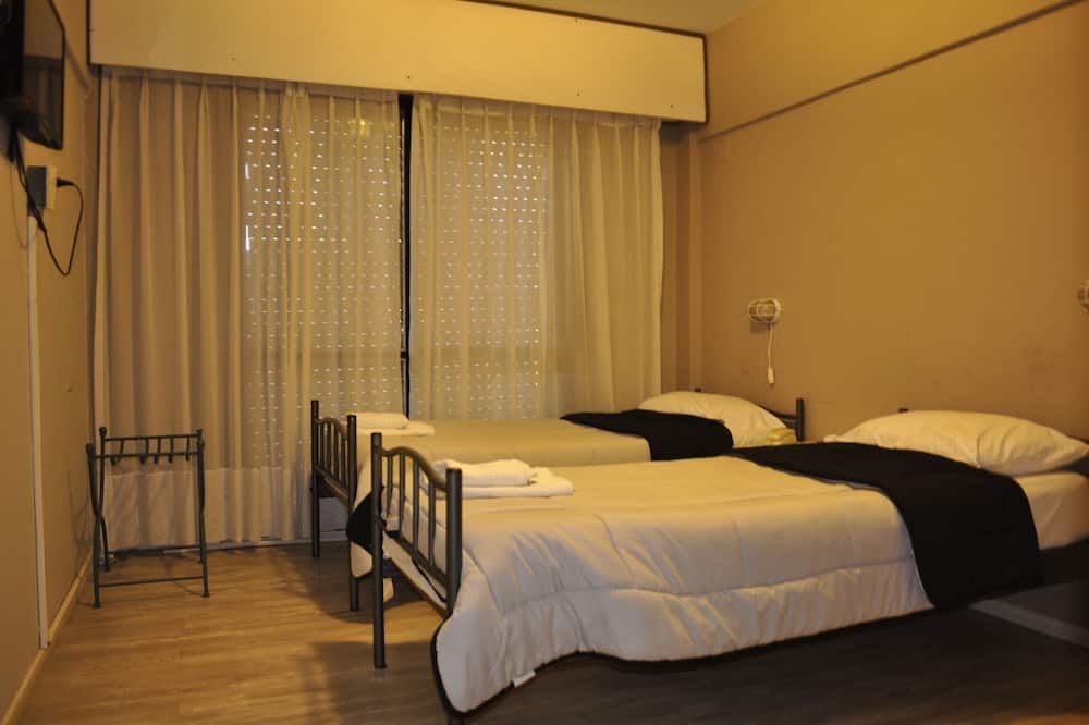 هوستال راينتراي - بويرتو مادرين - غرفة نوم