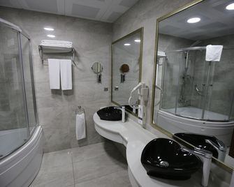 Seckin Hotel - Adapazarı - Baño